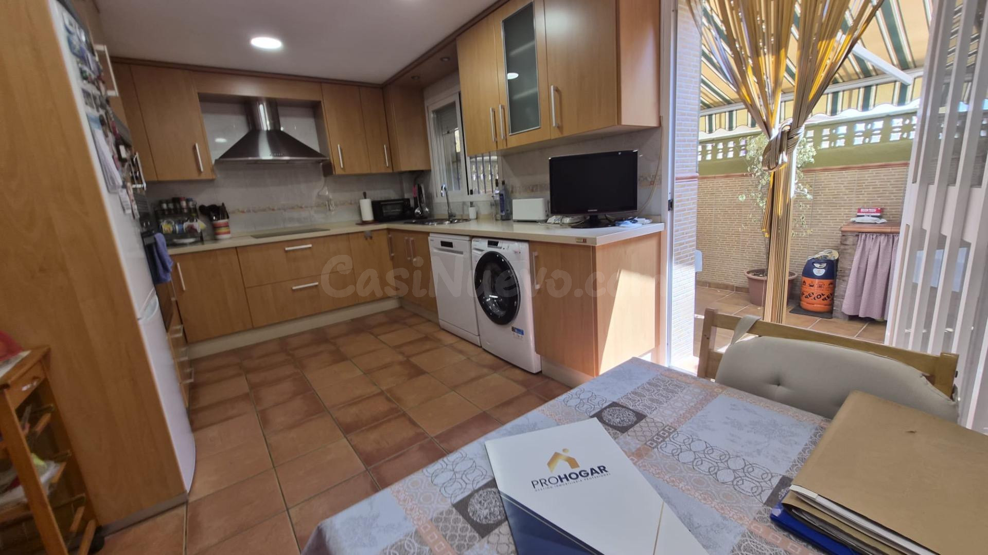 Vivienda unifamiliar con terrazas, patios y garaje en Algeciras