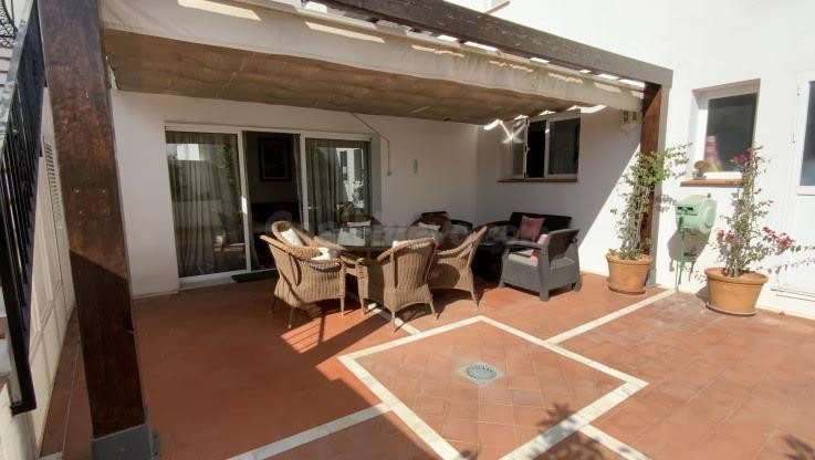 Gran casa mata de 3 plantas con licencia turística en el Casco Antiguo de Marbella