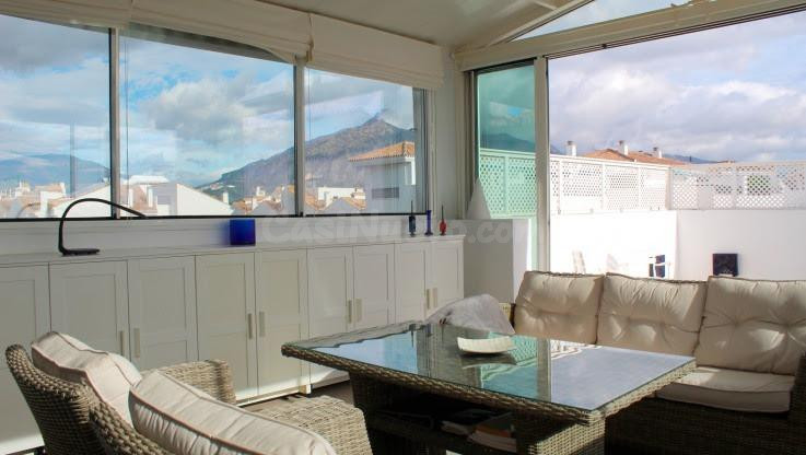 Espectacular ático de 3 dormitorios con licencia turística en Puerto Banús