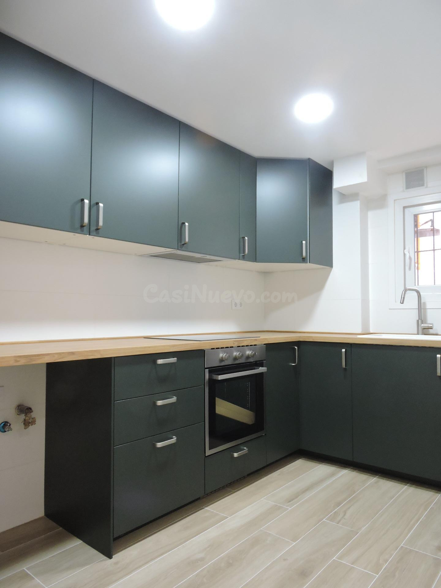 Piso de alquiler en Benicalap de 3 habitaciones, reformado y con balcón