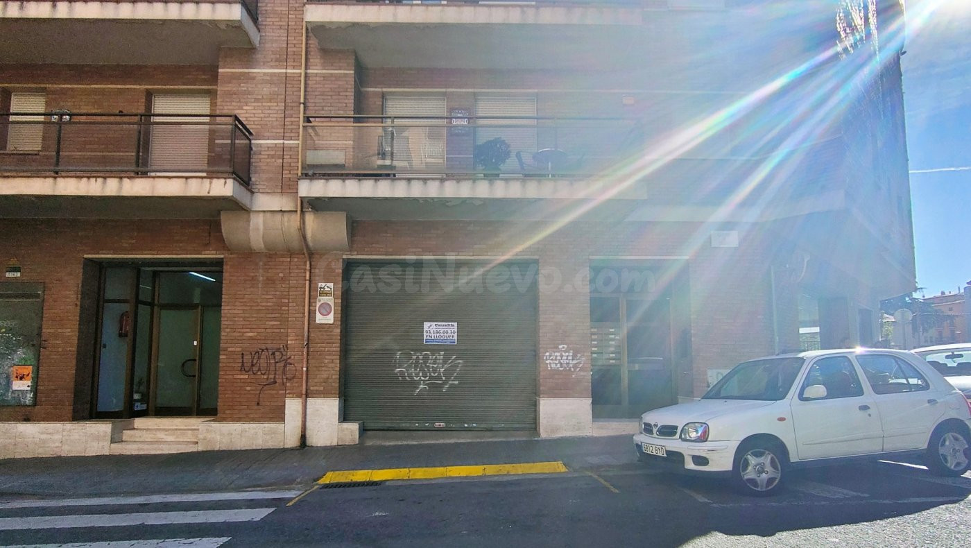 LOCAL DE 80 M2 CON PUERTA AUTOMÁTICA Y MUELLE DE CARGA EN ALQUILER ZONA INEM