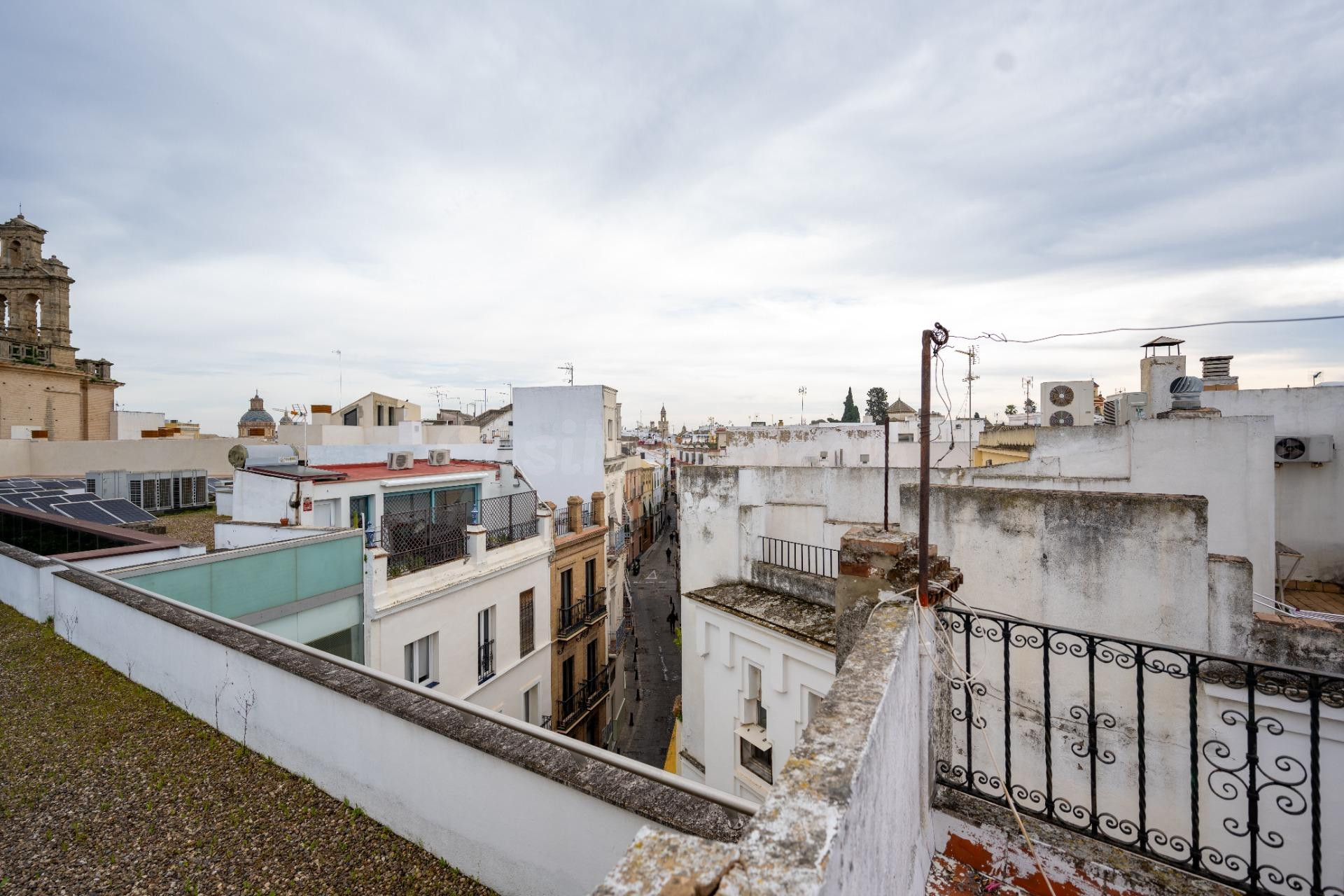 EDIFICIO COMPLETO EN EL BARRIO DE FERIA – GRAN OPORTUNIDAD DE INVERSIÓN EN PLENO CENTRO HISTÓRICO DE SEVILLA