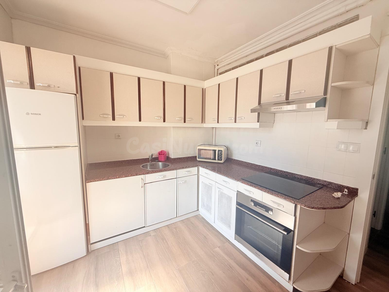 ALQUILER DE habitaciones PARA ESTUDIANTES 200€. CERCA DE LA UNIVERSIDAD.