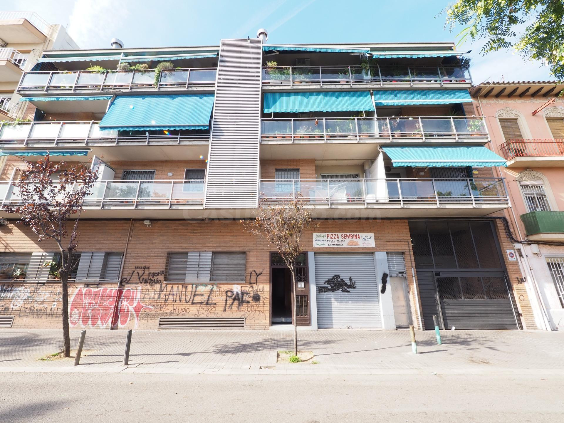 Piso en Badalona para inversión con plaza y trastero - foto 2