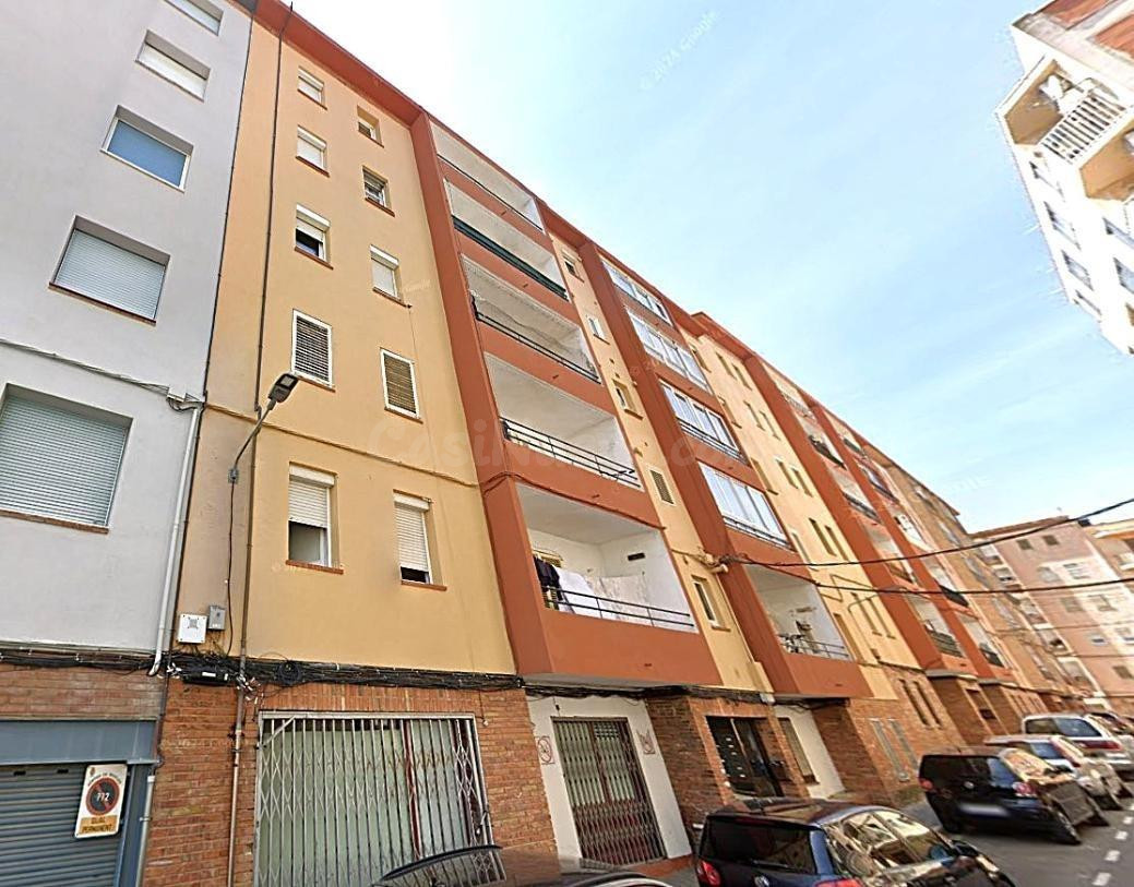 Piso 3 dormitorios en Figueres para inversión sin posesión