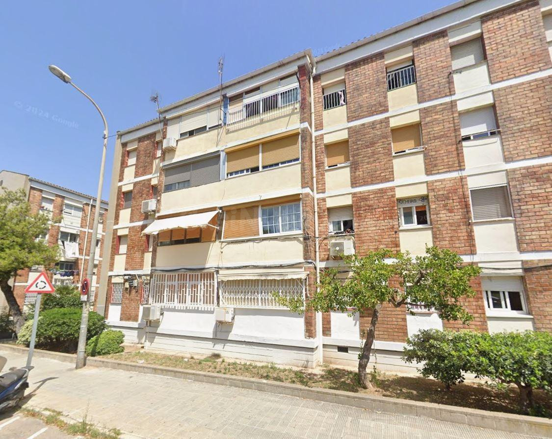 Oportunidad inversor Sant Boi: piso 3 dormitorios sin ascensor