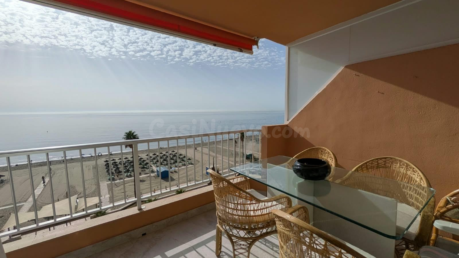 SE ALQUILA UN APARTAMENTO DE 3 DORMITORIOS EN PRIMERA LÍNEA DE PLAYA LOS BOLICHES