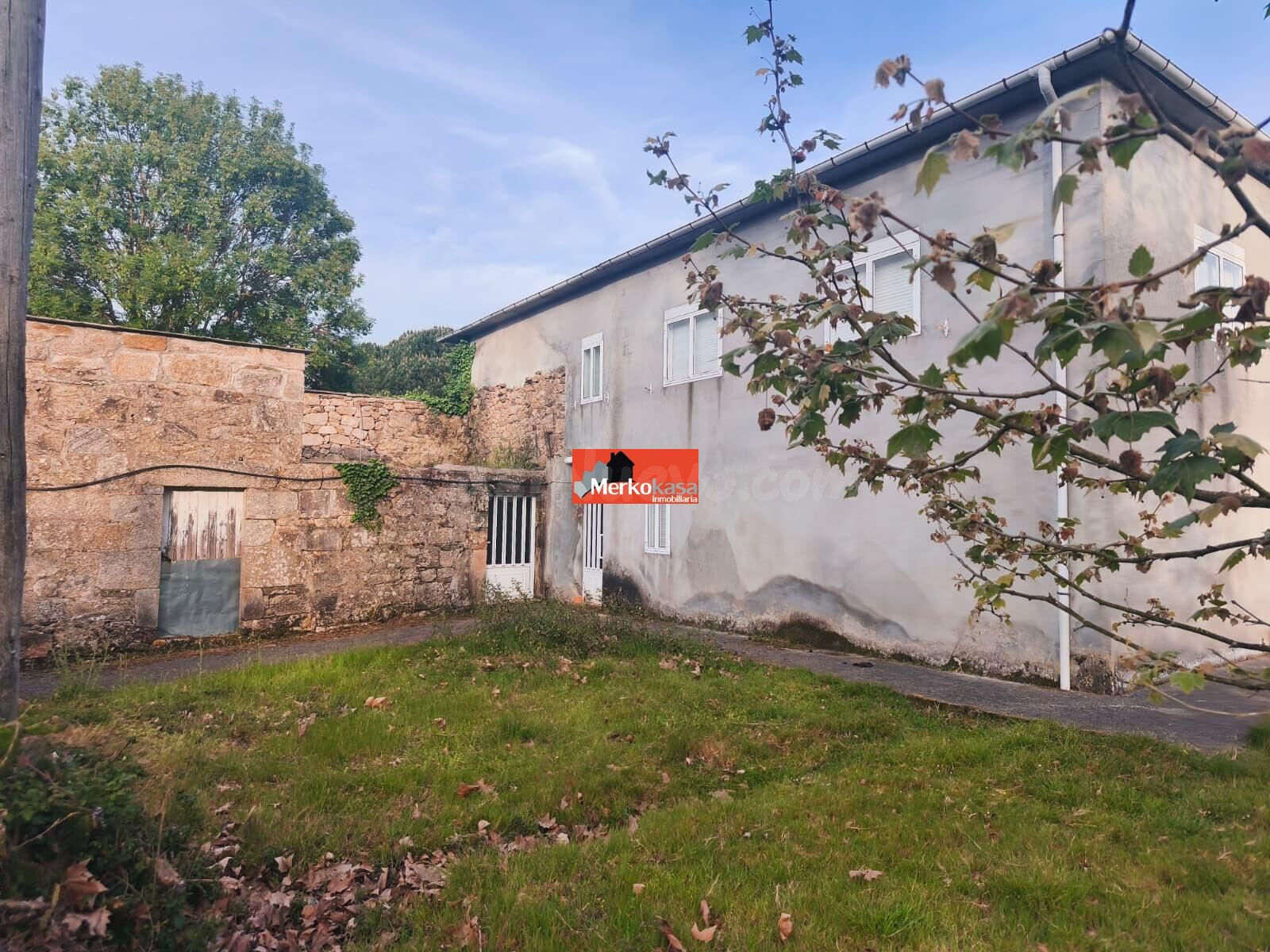 SE VENDE CASA AMPLIA CON TERRENO CERRADO CERCA DE PUEBLA DE 