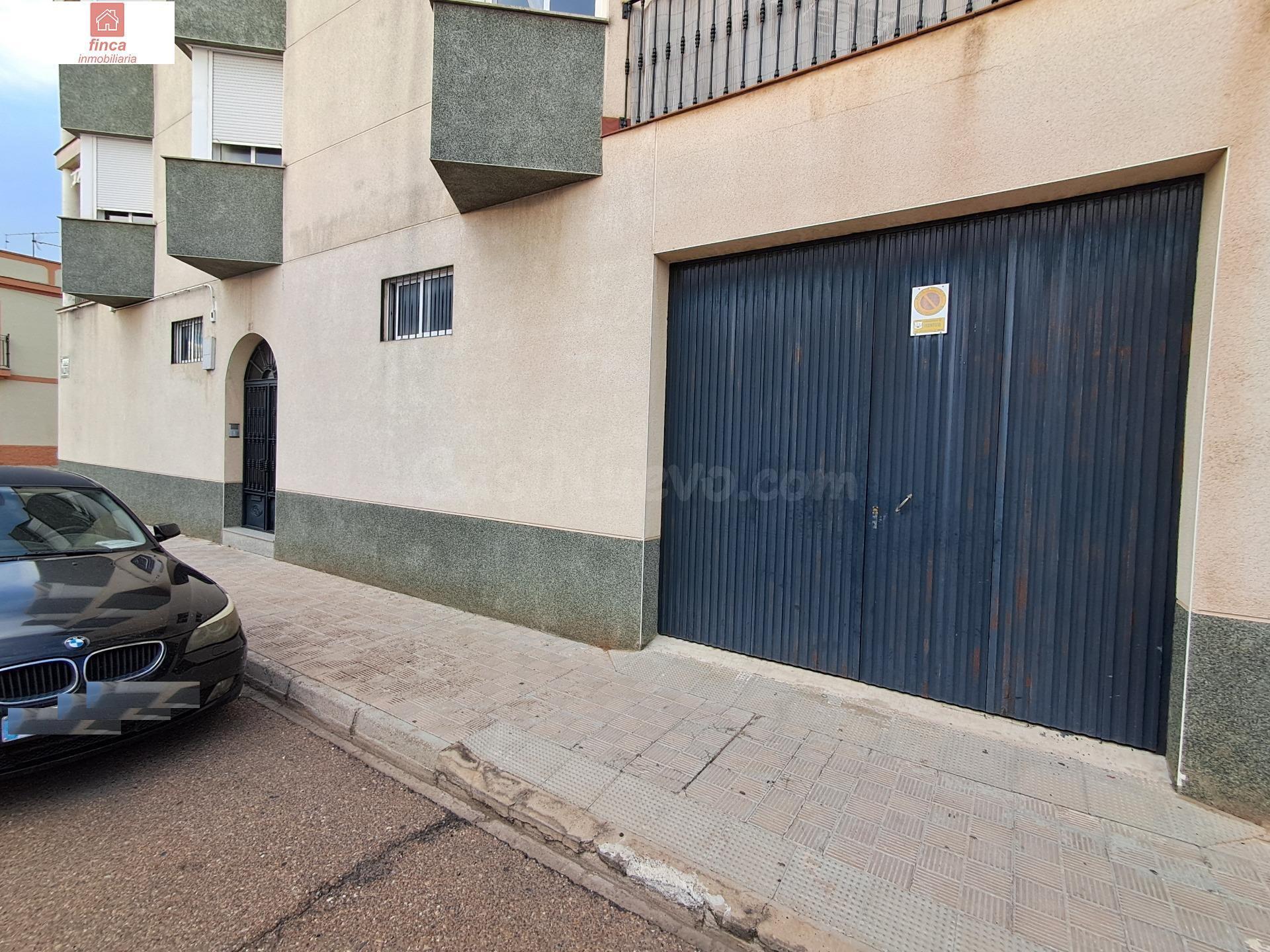 VENTA LOCAL EN MONTIJO EN LA ZONA DEL VALLE, ESQUINA CON DOS PUERTAS DE ACCESO.