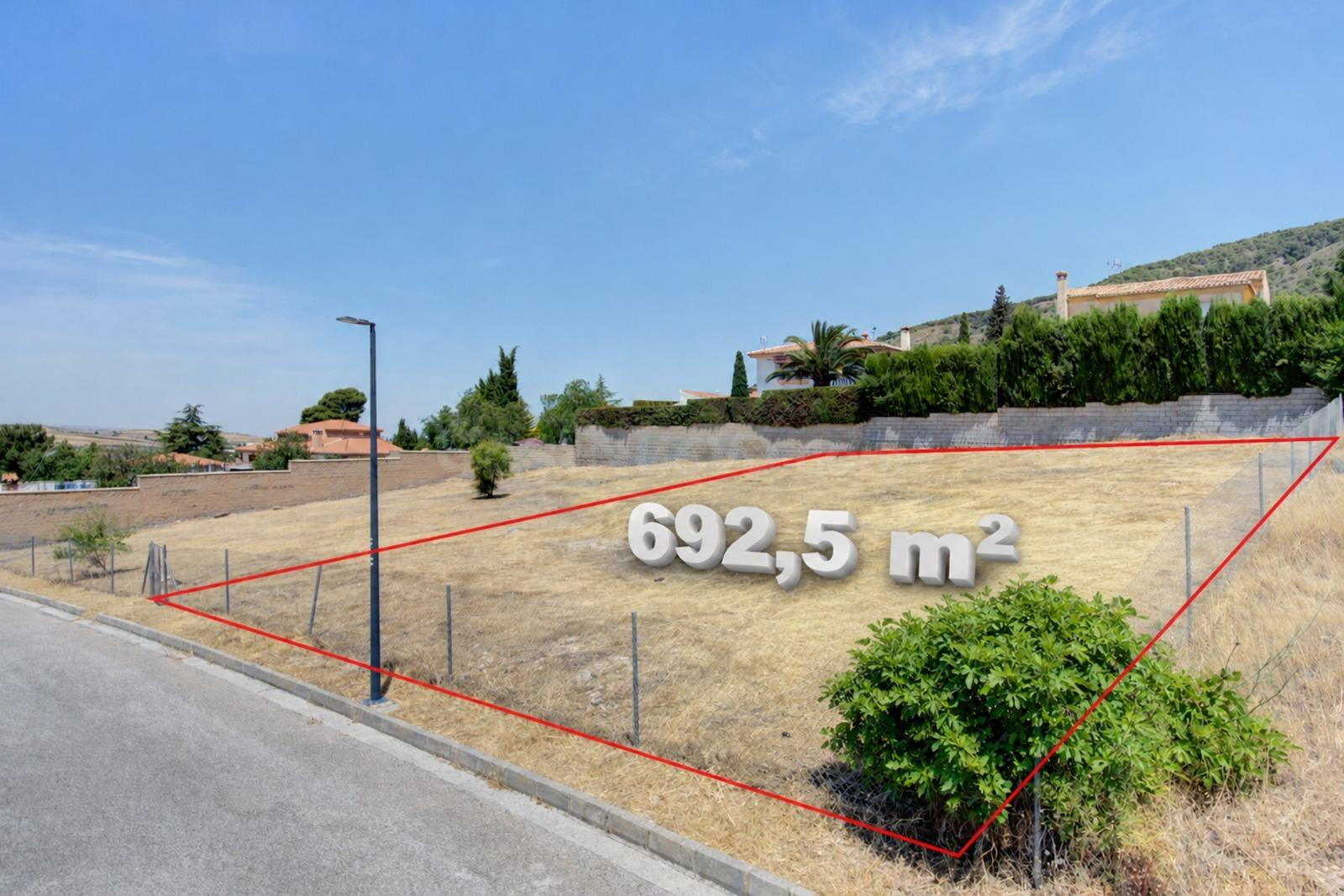 PARCELA URBANA EN VENTA – URBANIZACIÓN EL PUNTAL (PADUL, GRANADA)