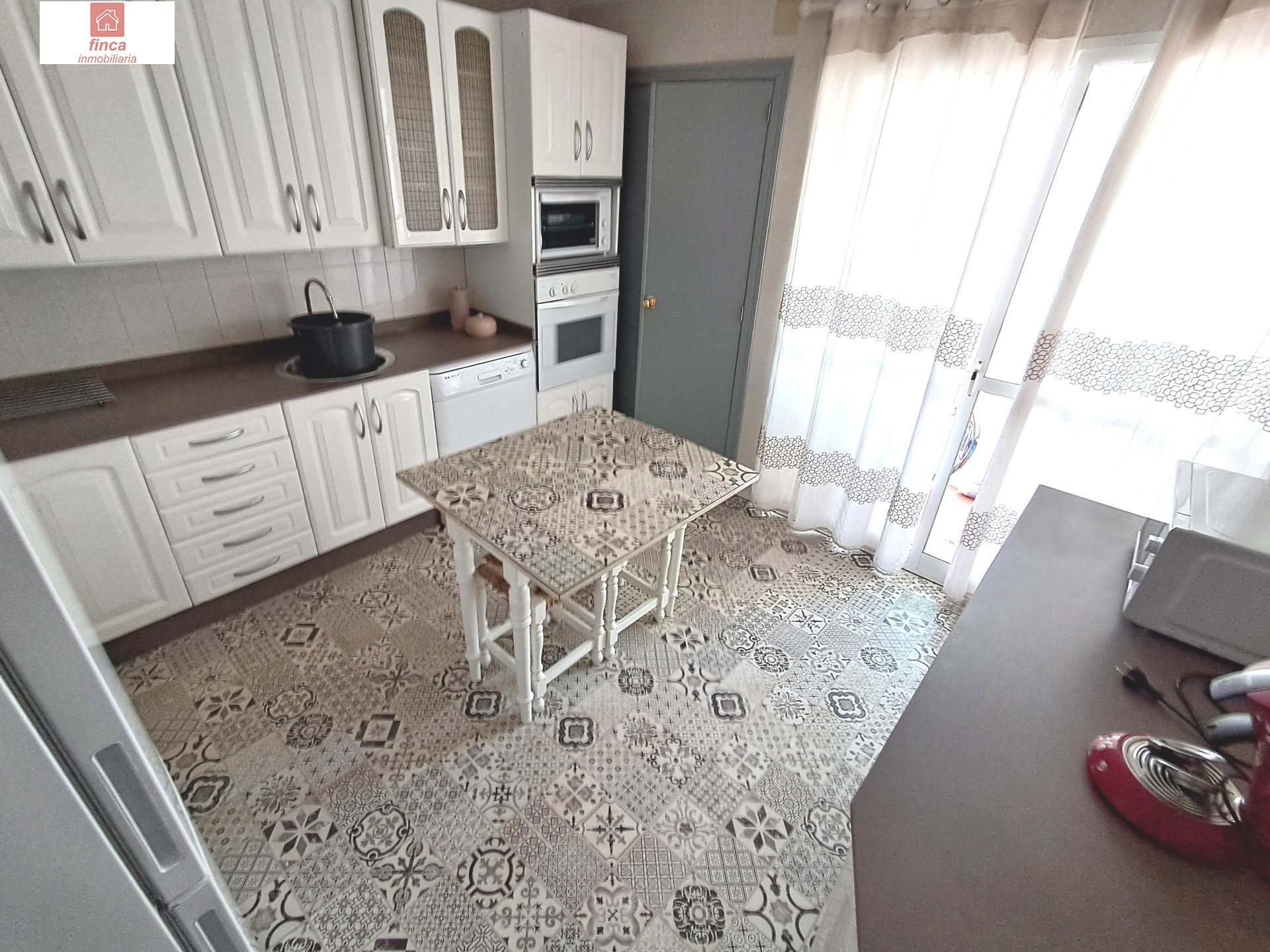ALQUILER MONTIJO, PISO AMUEBLADO Y EQUIPADO, 3ª PLANTA SIN A - foto 4