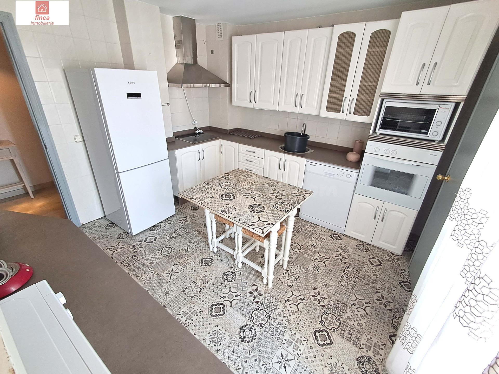 ALQUILER MONTIJO, PISO AMUEBLADO Y EQUIPADO, 3ª PLANTA SIN A - foto 5