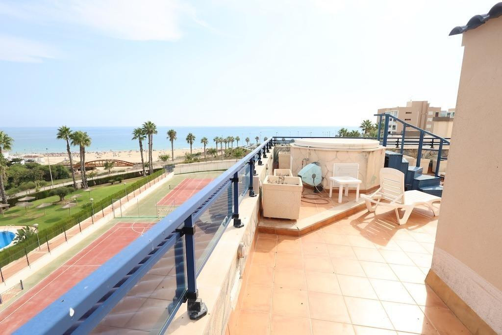 Ático 4 habitaciones 119m² en alquiler - Mil Palmeras