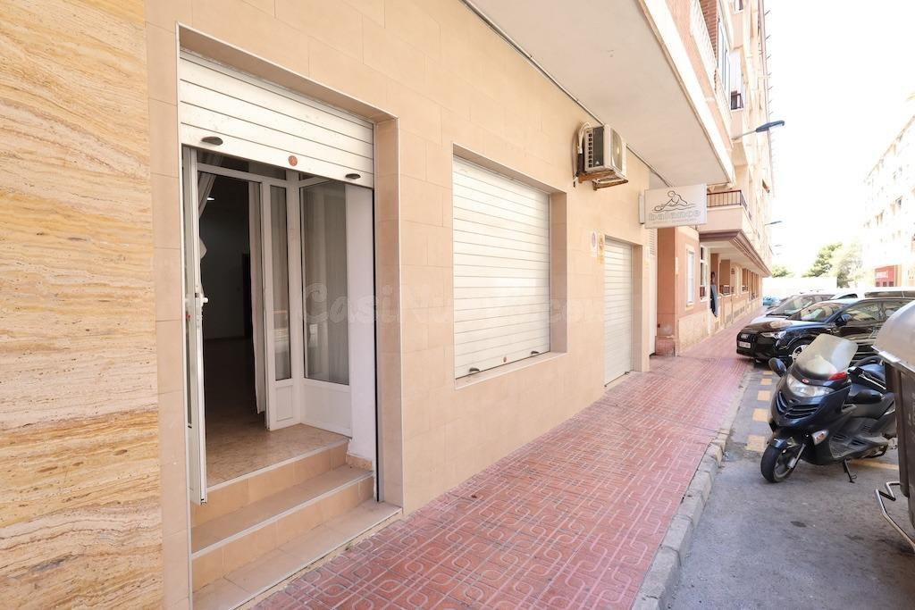 Local para vivienda en Torrevieja con garaje propio