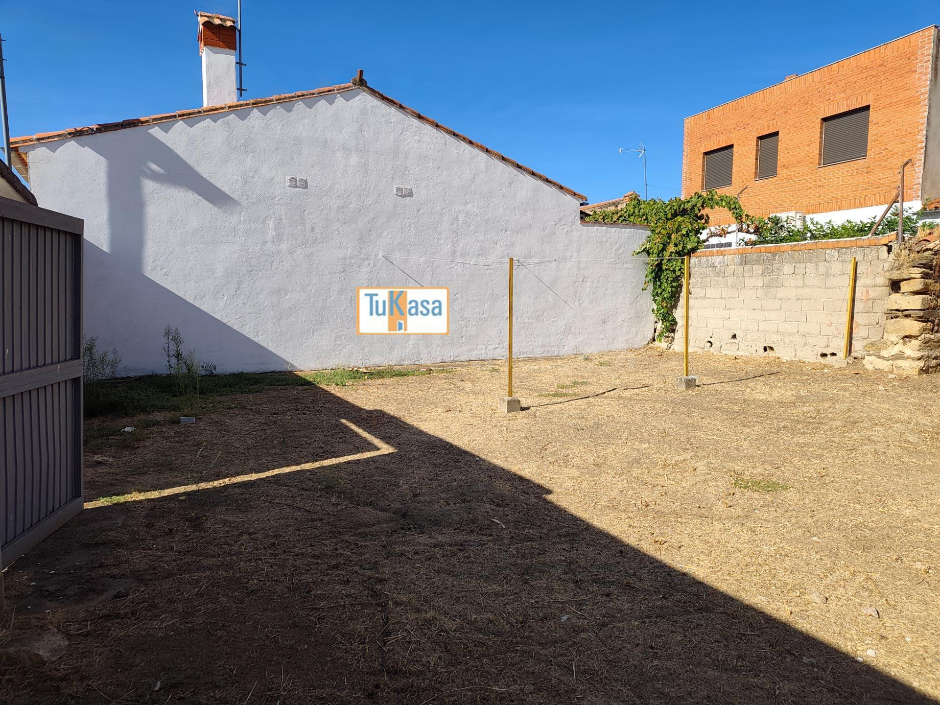 Solar Urbano con 11 metros de fachada y muy cuadrado en Torr - foto 4