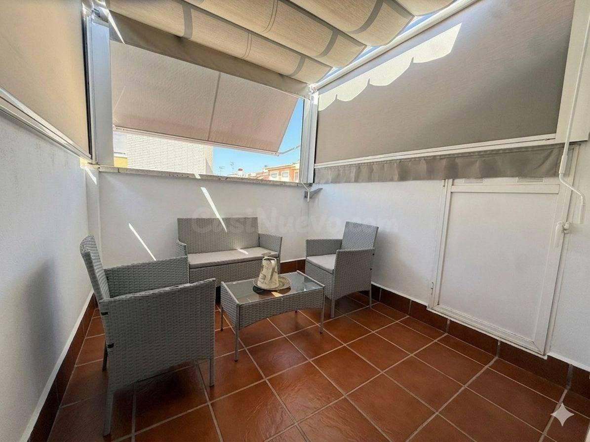 ATICO DUPLEX INVERTIDO EN SAN FERNANDO DE TRES DORMITORIOS, BAÑO Y ASEO