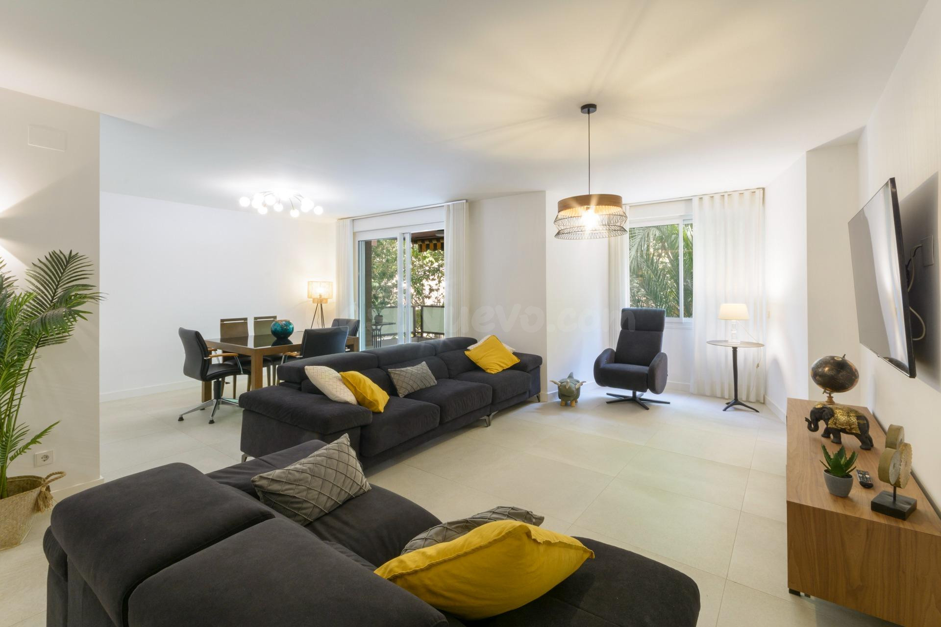 Espectacular piso reformado de 195 m2 con garaje, cocina de diseño y suite en Gandia .