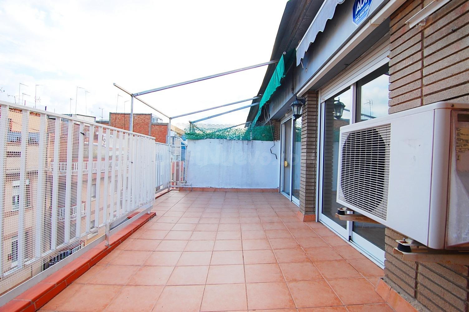 Ático Dúplex con Exclusiva Terraza de 18 m2 en Santa Coloma Centro