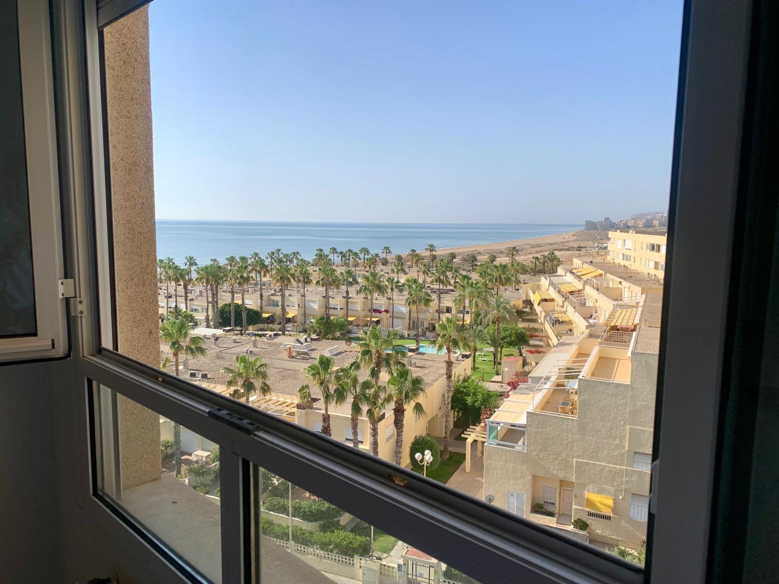 Alquiler vacacional mes de julio,disponible tbn para junio y septiembre( consultar precio) ,Impresionante Apartamento en Alicante: Vista al Mar.