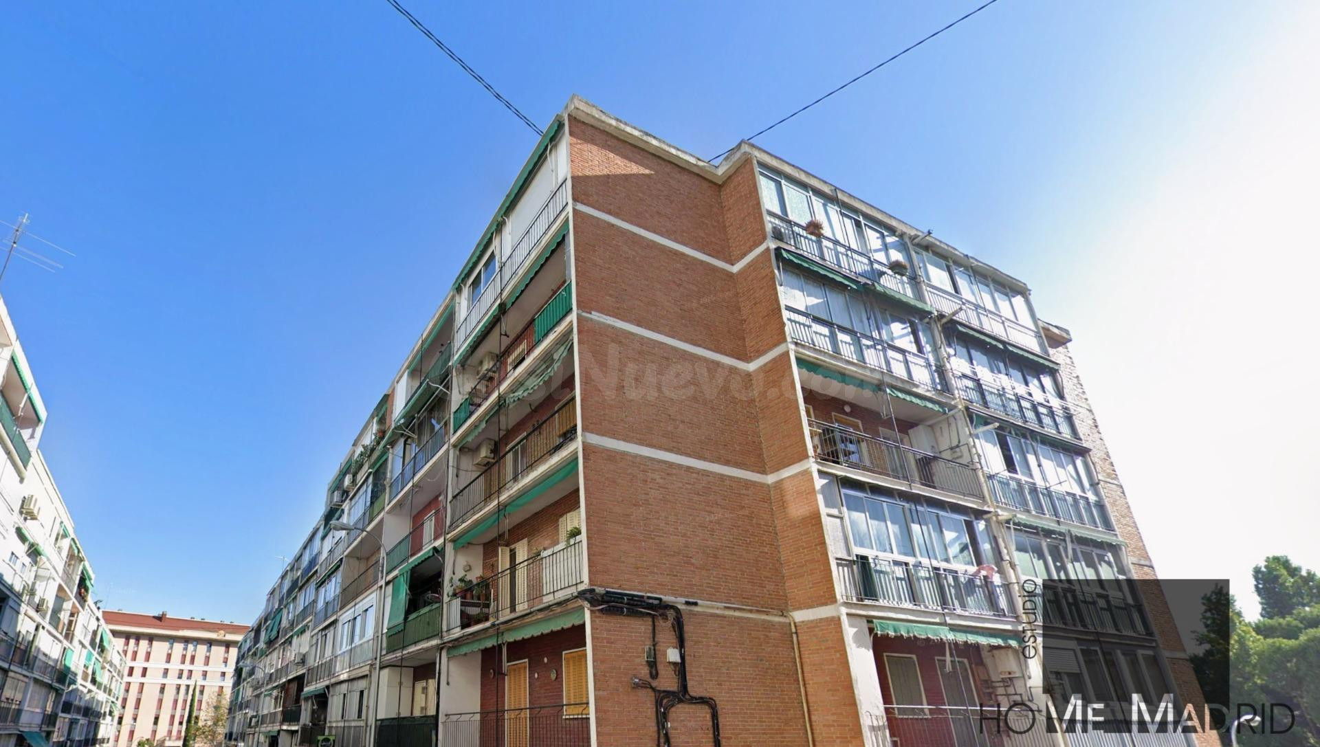 ESTUDIO HOME MADRID OFRECE vivienda de 75 m2,con altura de primero, situado en Valdezarza.