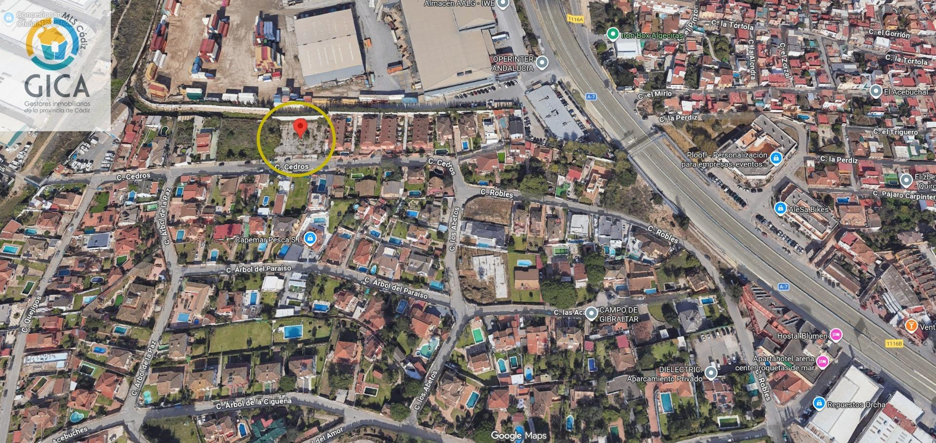 Se vende parcela resultante (+500 m2 aprox.) de finca matriz 1.515 m2; segregación en trámite a cargo de la parte vendedora.