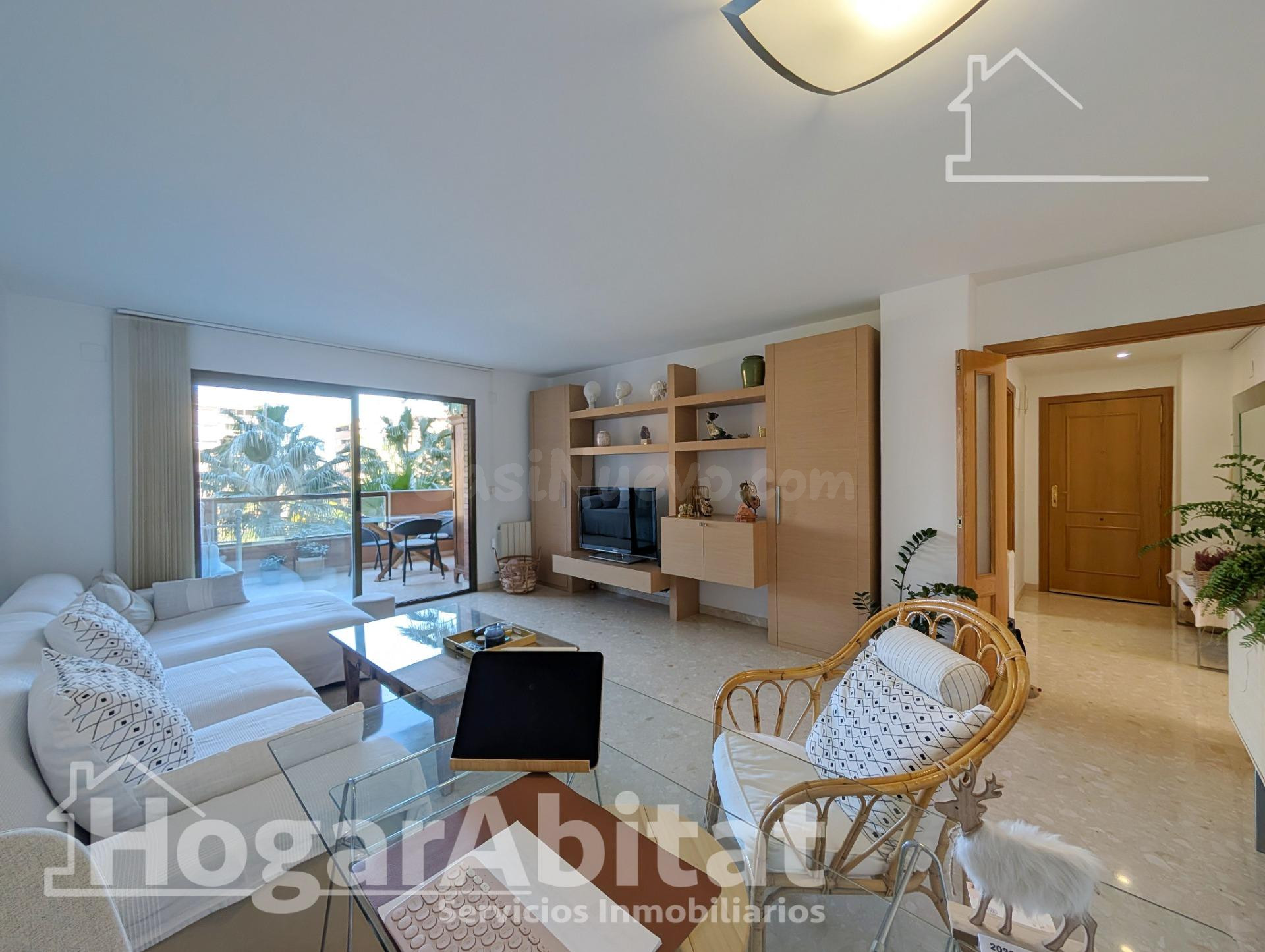 ¡ESPECTACULAR! IMPECABLE, EXTERIOR Y REFORMADO EN URBANIZACIÓN, CON PISCINA