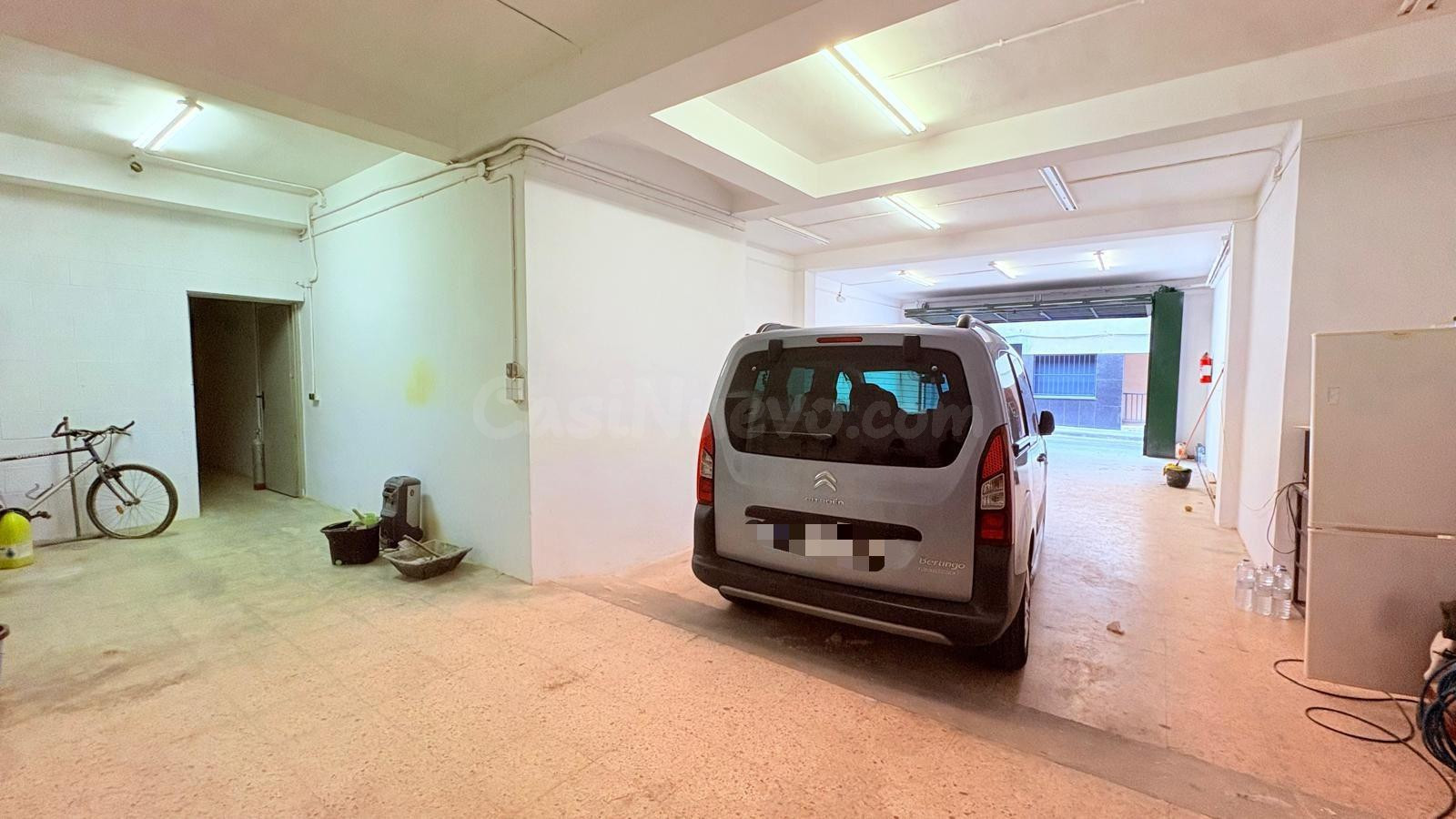 Local comercial multifuncional al centre de Castellar – 258 m2