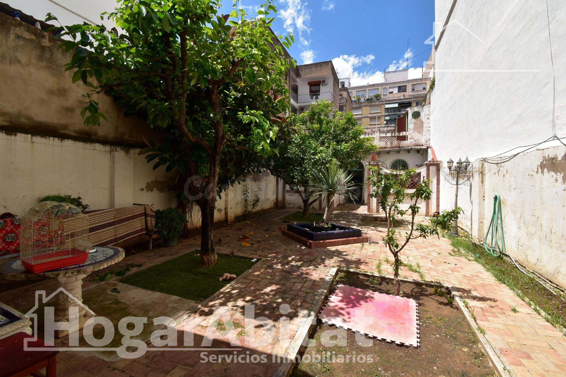 GRAN CASA SEÑORIAL CON TERRAZA Y BARBACOA PARA REFORMAR
