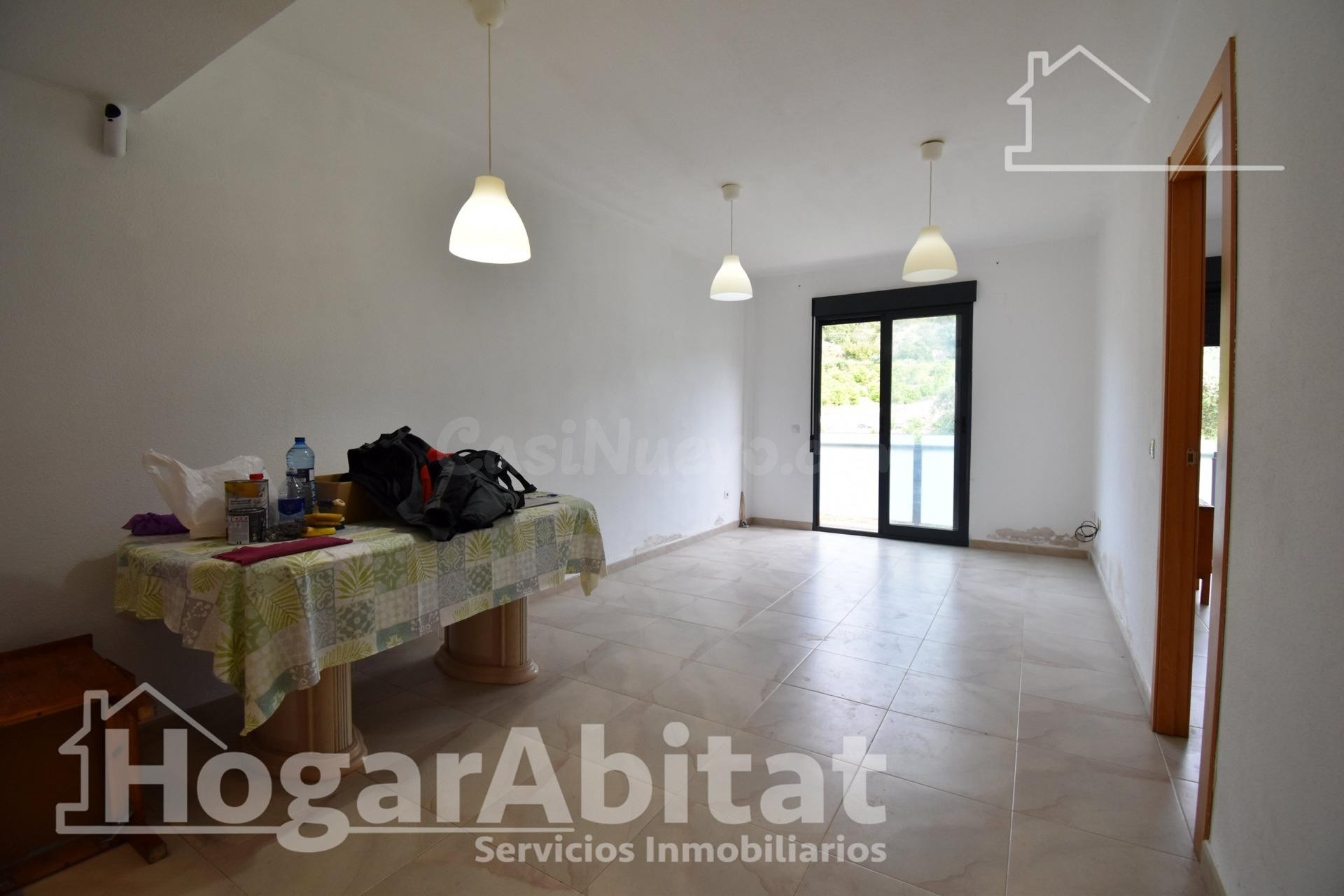 ¡GRAN OPORTUNIDAD! SEMINUEVO Y EXTERIOR CON BALCÓN GARAJE Y 