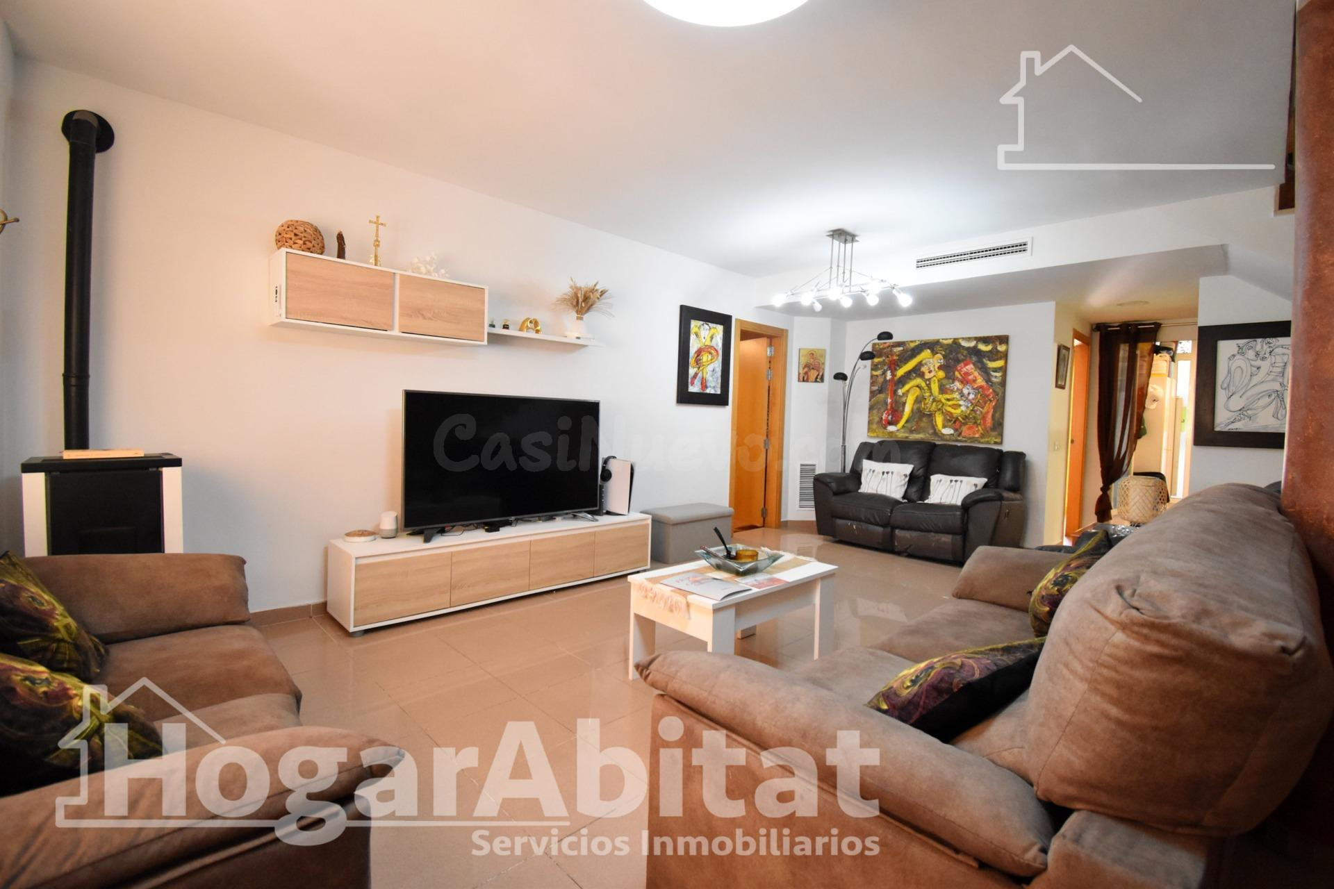 SEMINUEVO, AMPLIO Y LUMINOSO CON TERRAZA Y JACUZZI