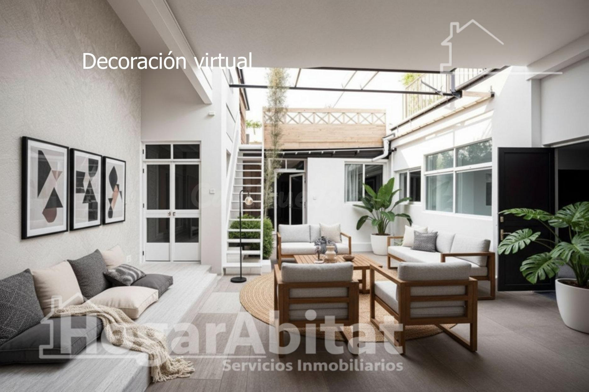 ESPACIOSA CASA CON MUCHAS POSIBILIDADES CERCA DEL METRO