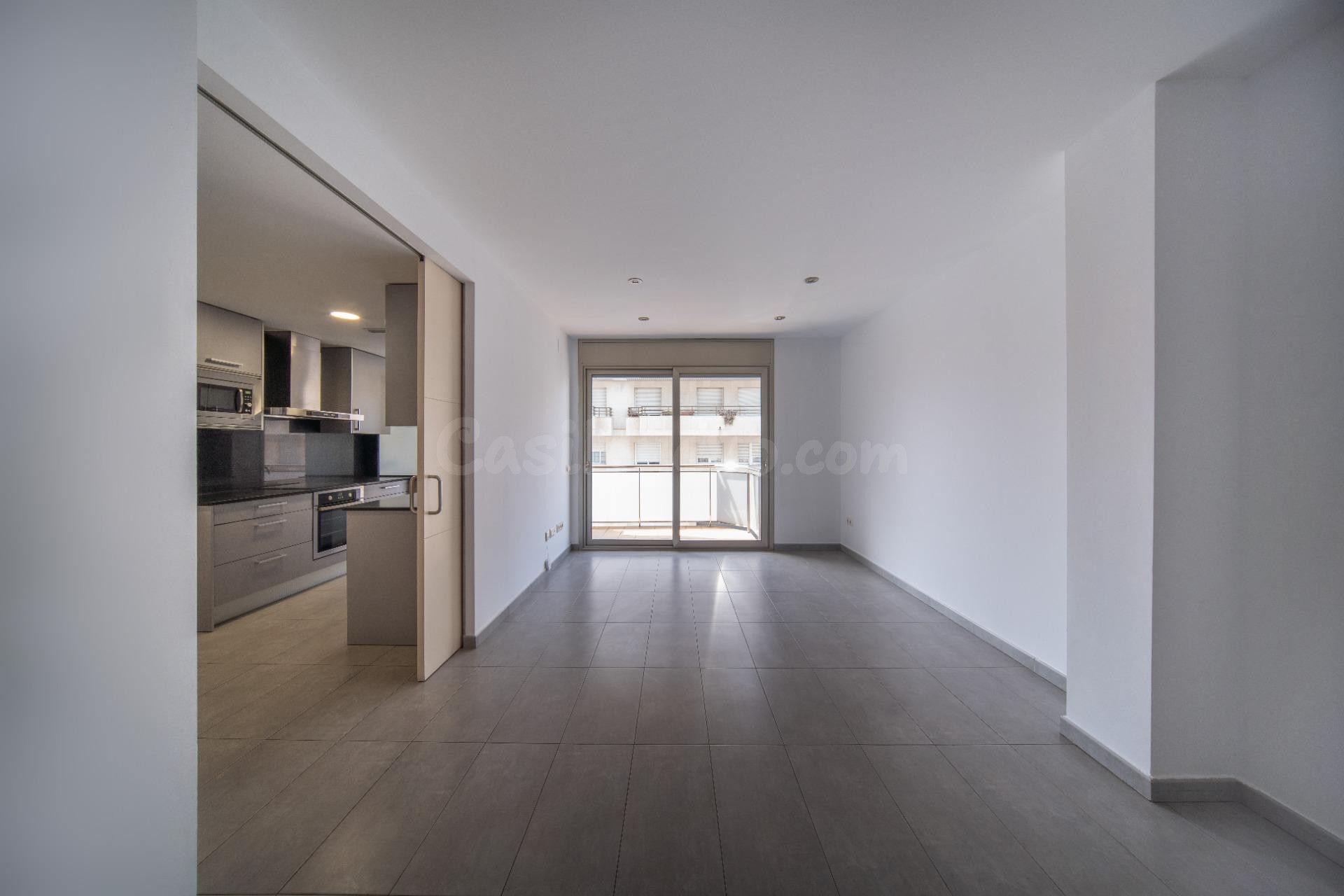 FANTÁSTICO PISO CON GRAN TERRAZA, PKG Y TRASTERO ZONA HOSPITAL!