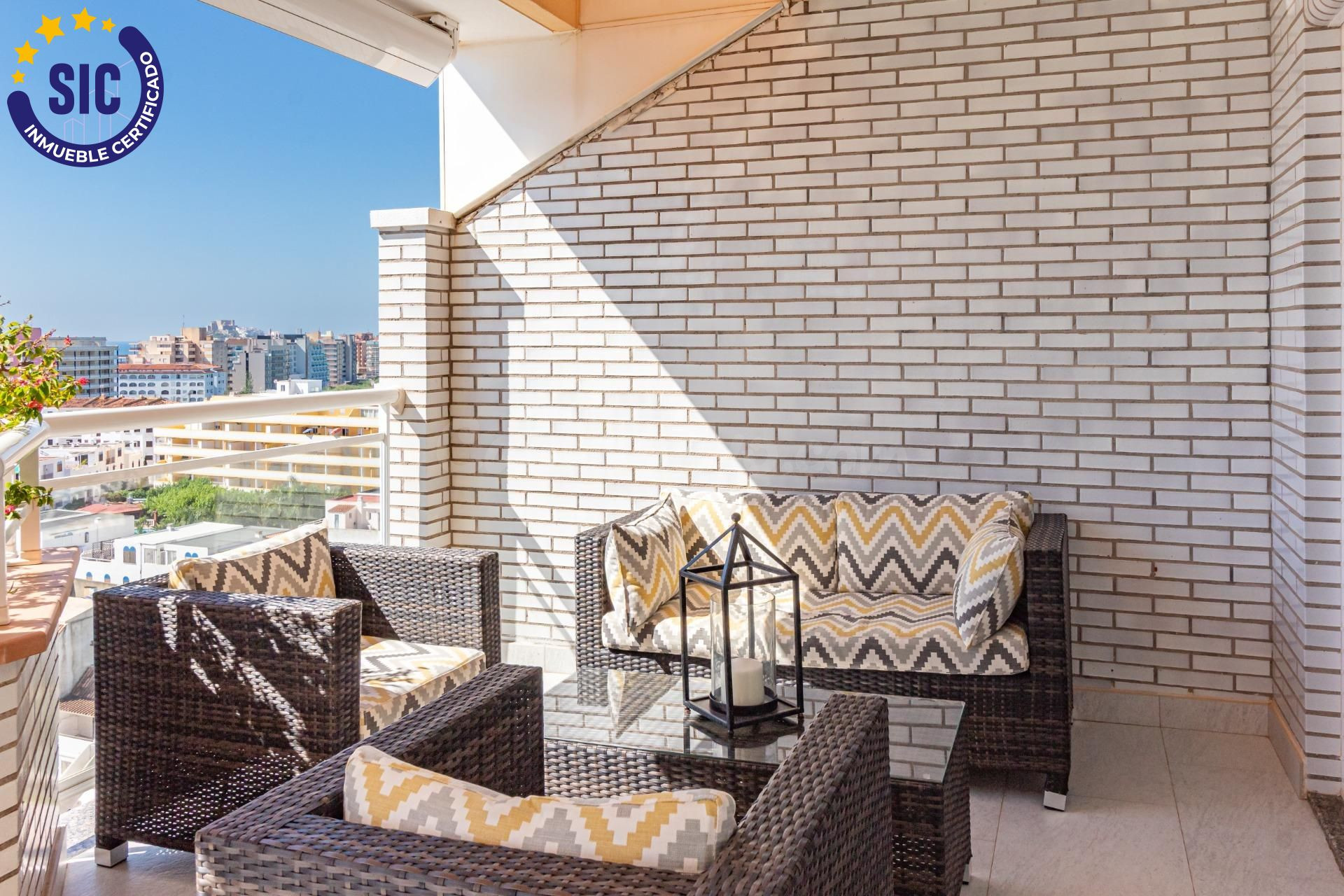 Ático de diseño con espectacular terraza y vistas al mar en Peñíscola