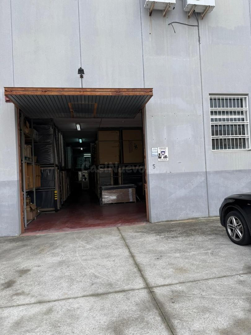 Es ven nau industrial en bon estat, ubicada a L’Ametlla del Vallès.