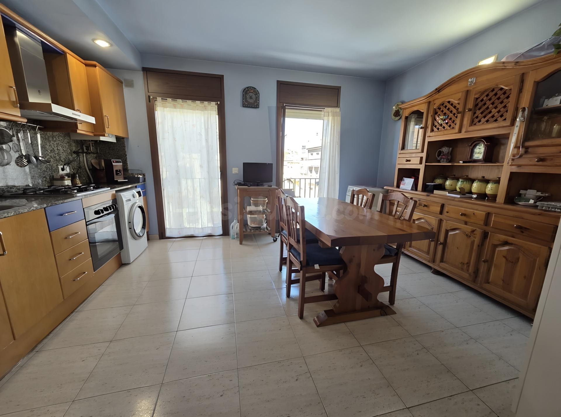 SANT CELONI (ENTRADA POBLACIÓN): PISO DÚPLEX MUY SOLEADO, BIEN COMUNICADO Y CON GRANDES VISTAS