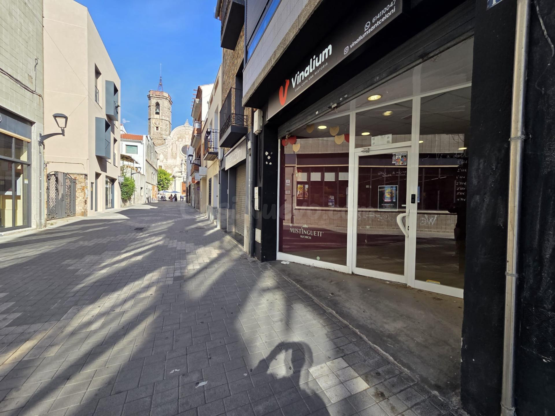SANT CELONI (ZONA PEATONAL CENTRO): MAGNÍFICO LOCAL DIÁFANO EN SITUACIÓN INMEJORABLE IDEAL PARA CUALQUIER COMERCIO