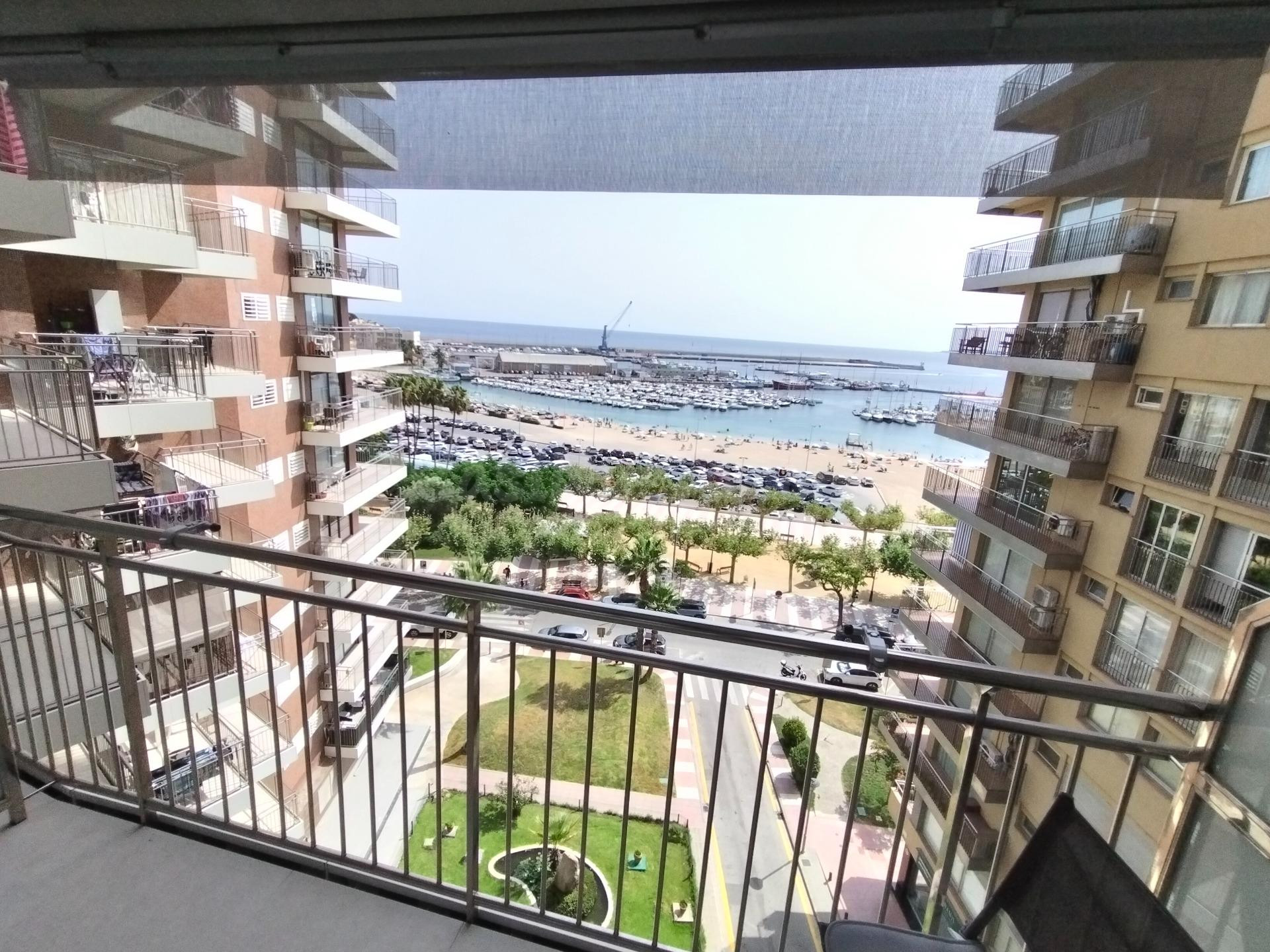 Horizonte Mediterráneo: Planta 7 en primera línea de mar en Palamós centro