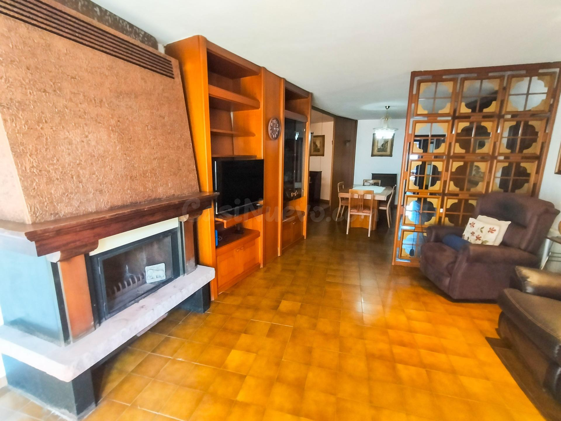 Amplio apartamento con balcón, patio-terraza, mucho espacio y parking opcional, en pleno Palamos