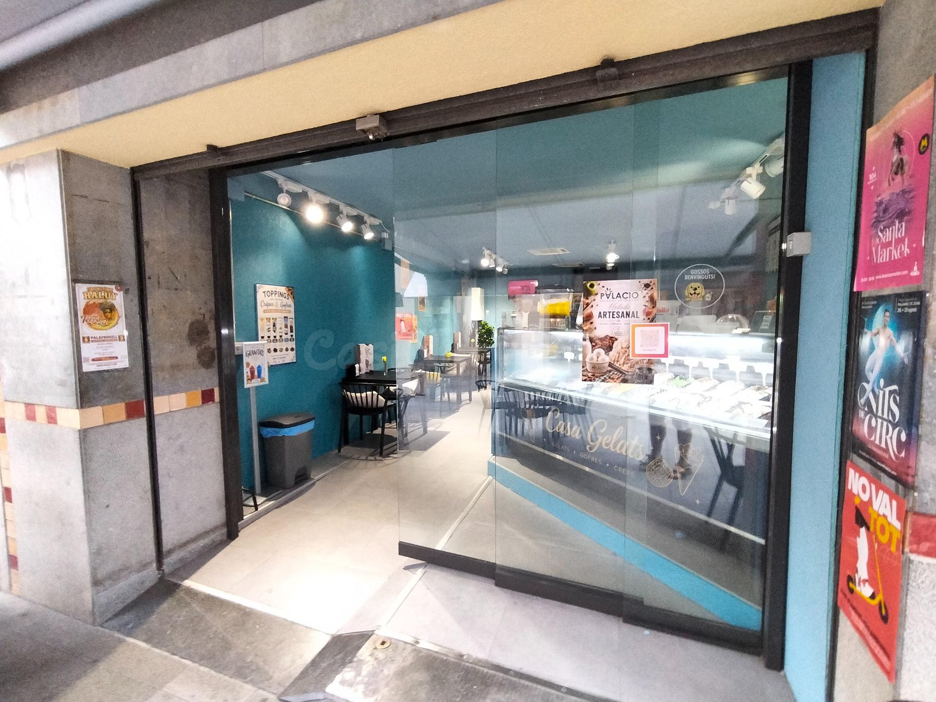 Se trapasa heladeria en ubicación inmejorable sobre el carrer Major de Palamos, gran potencial