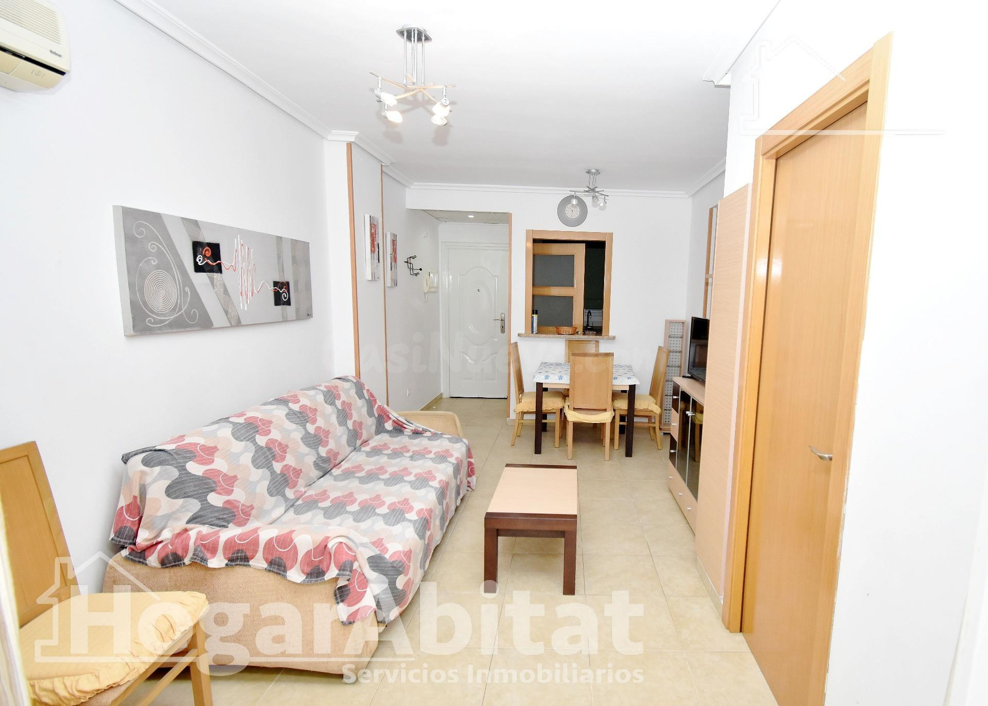 ACOGEDOR EN RESIDENCIAL CON PISCINA, GARAJE Y TERRAZA, TODO AMUEBLADO
