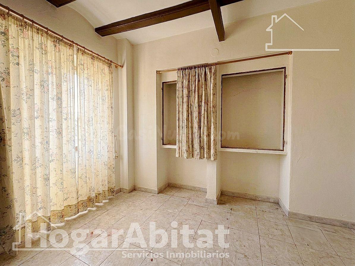 ¡HAZLA A TU GUSTO! CASA LUMINOSA Y ECONÓMICA PARA REFORMAR, EN PLENO CENTRO
