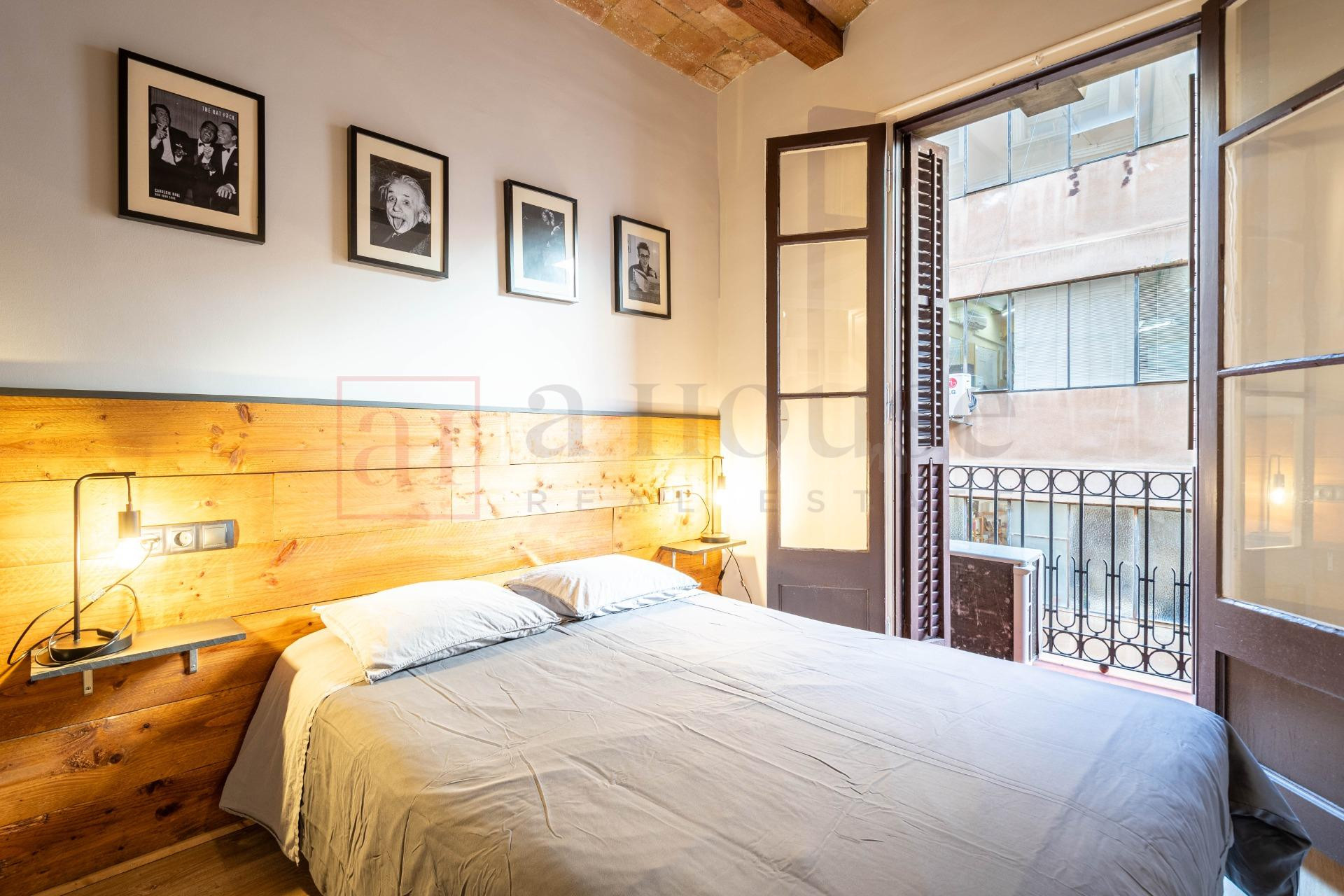 PISO CON LICENCIA TURISTICA Y EXCLENTE ubicación EN VILA DE GRACIA