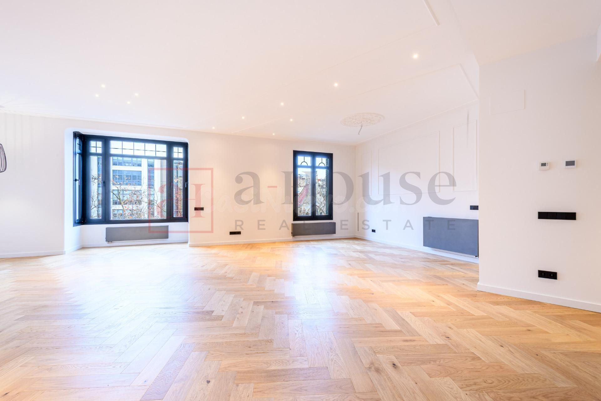 VIVIENDA DE LUJO CON VISTAS DESPEJADAS EN LA DRETA DE L´EIXAMPLE