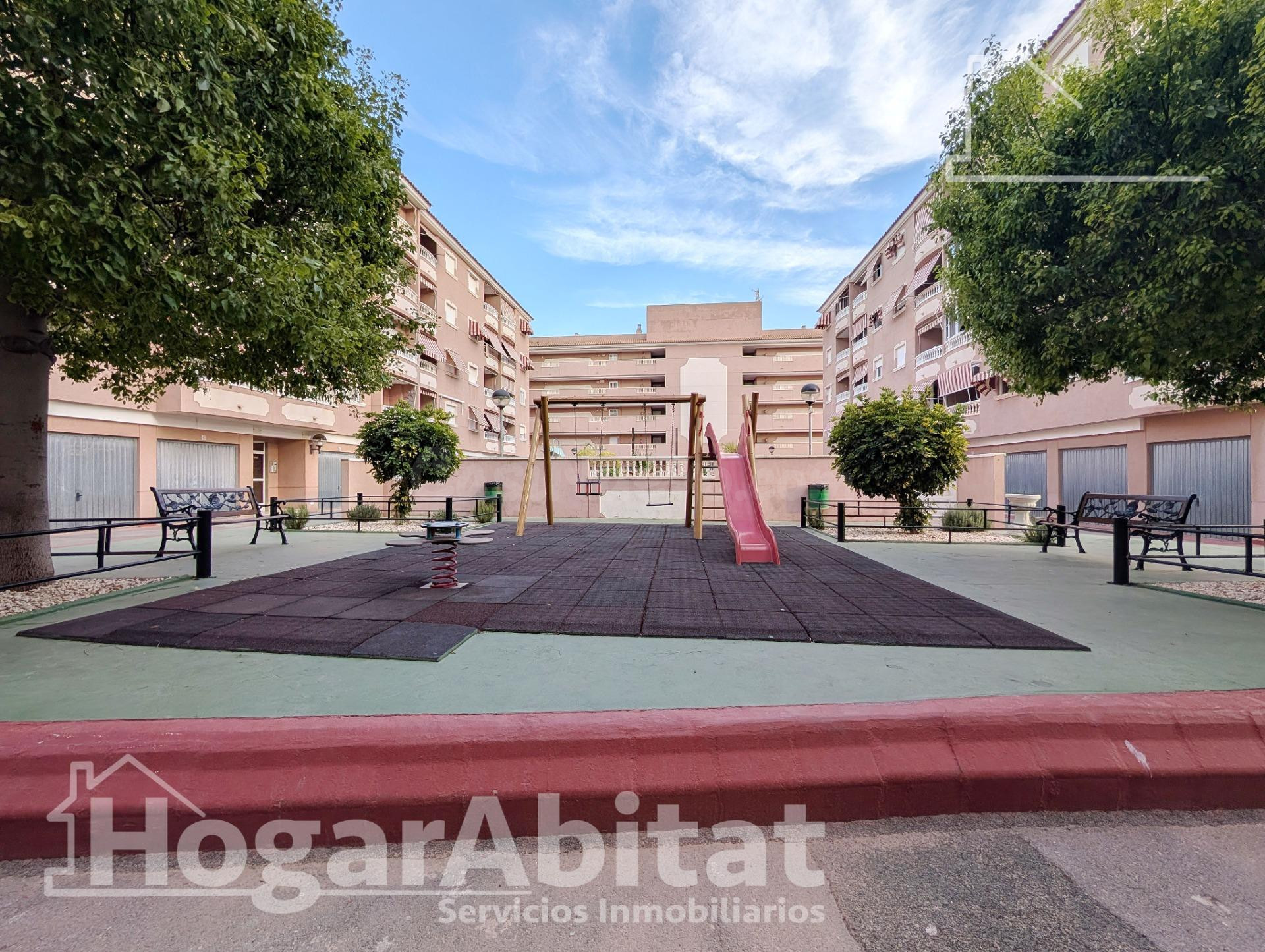 ¡PLAYA LISA! EXTERIOR Y ESQUINERO EN RESIDENCIAL CON PISCINA, TERRAZA Y GARAJE