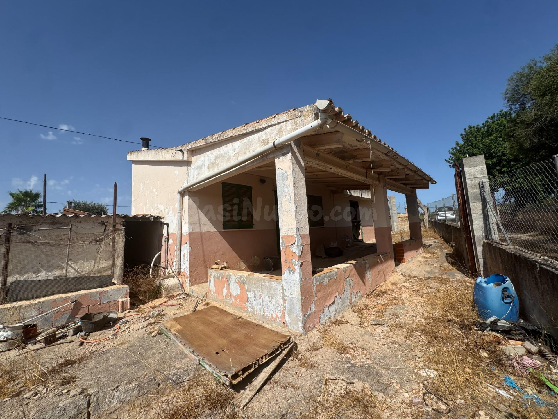 RUSTICA LLUCMAJOR CON MUY BUEN ACCESO Y CEDULA DE HABITABILIDAD