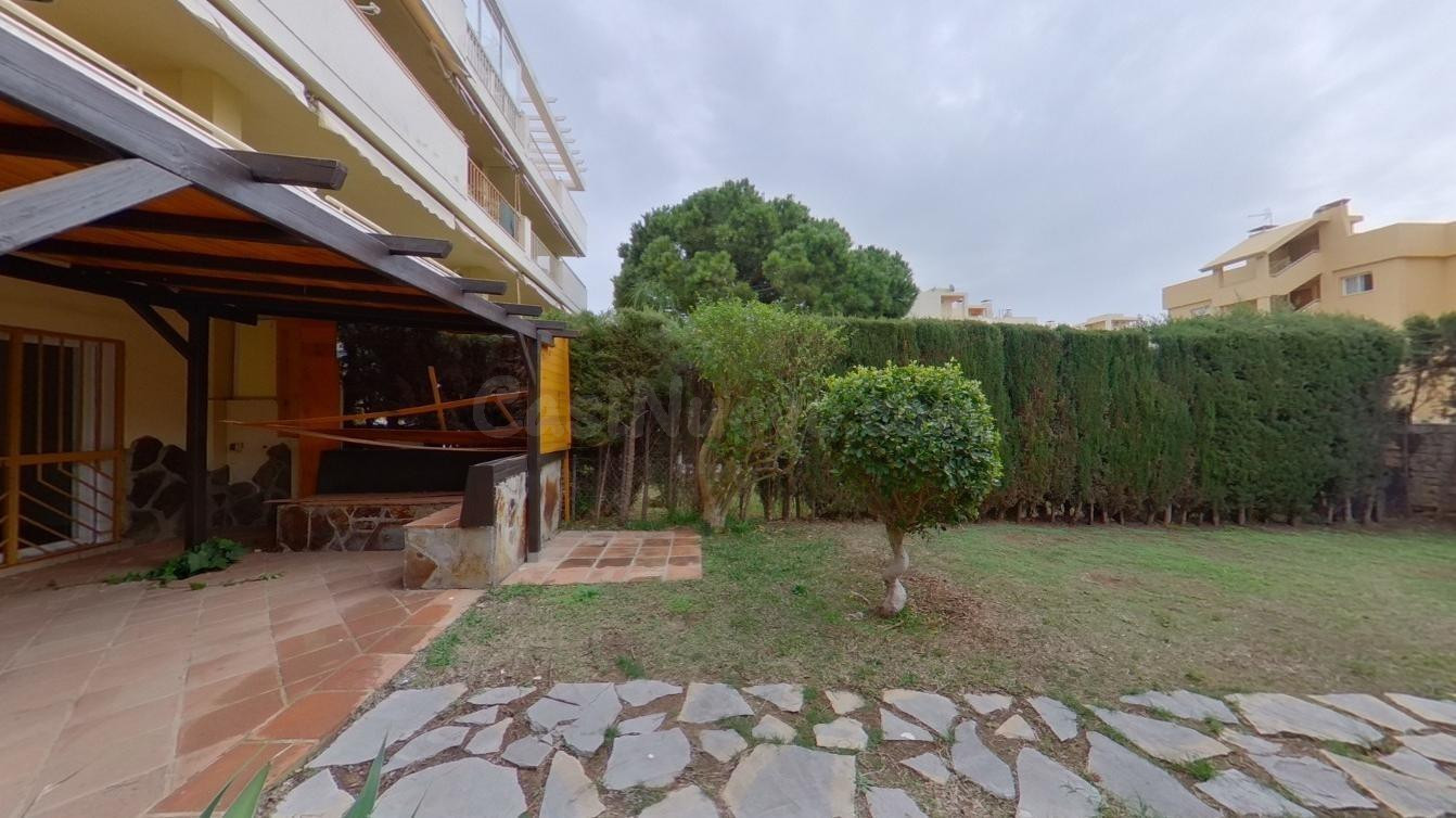 Calahonda - Piso Planta Baja, 1 Dormitorio, Terraza y Jardín Privado