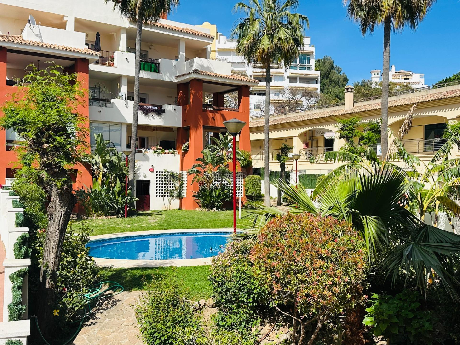 Benalmádena - Piso, 2 Dormitorios, Terraza, Garaje y Trastero