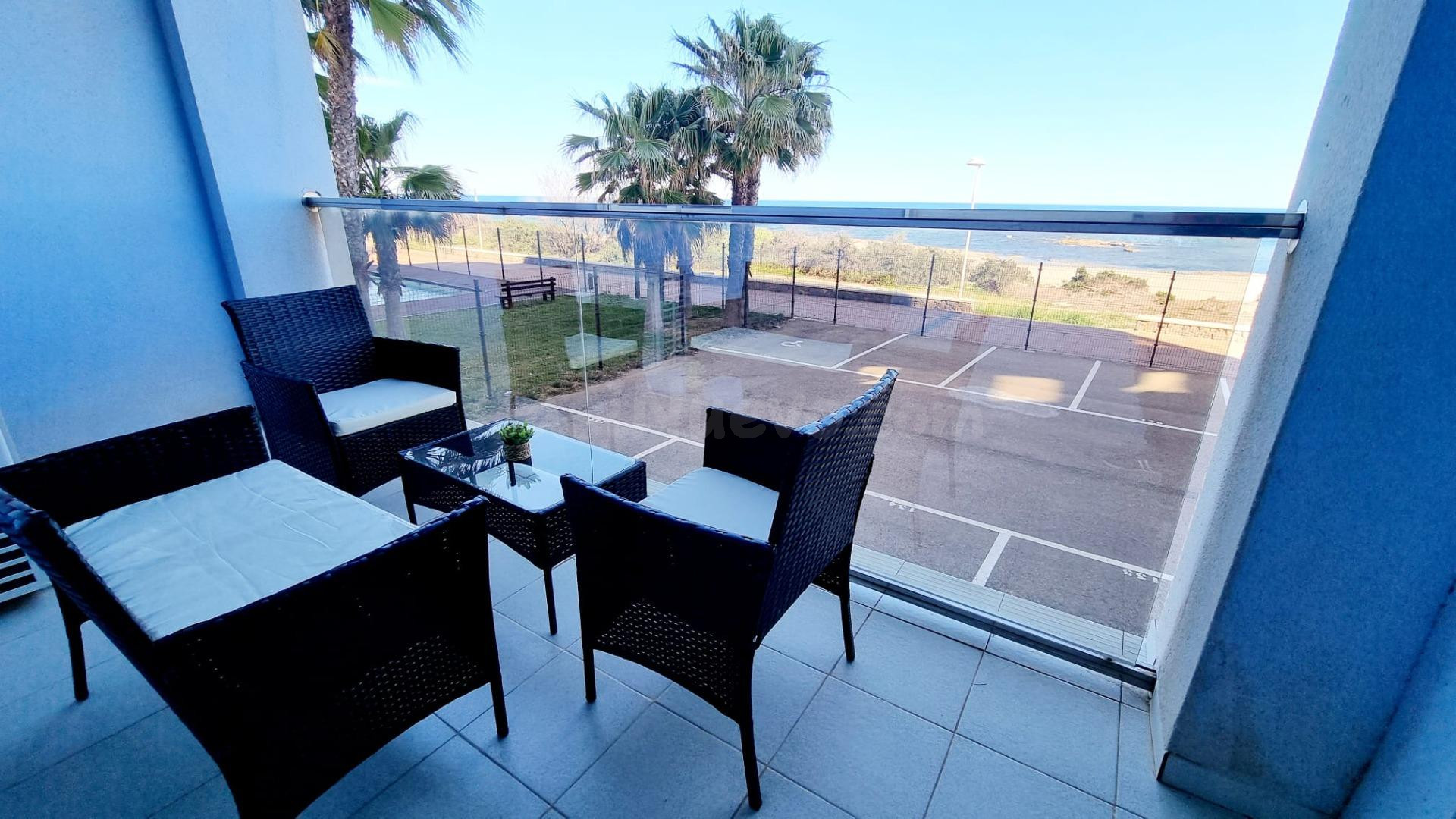 Moderna vivienda de 85 metros cuadrados junto al Mediterráneo!