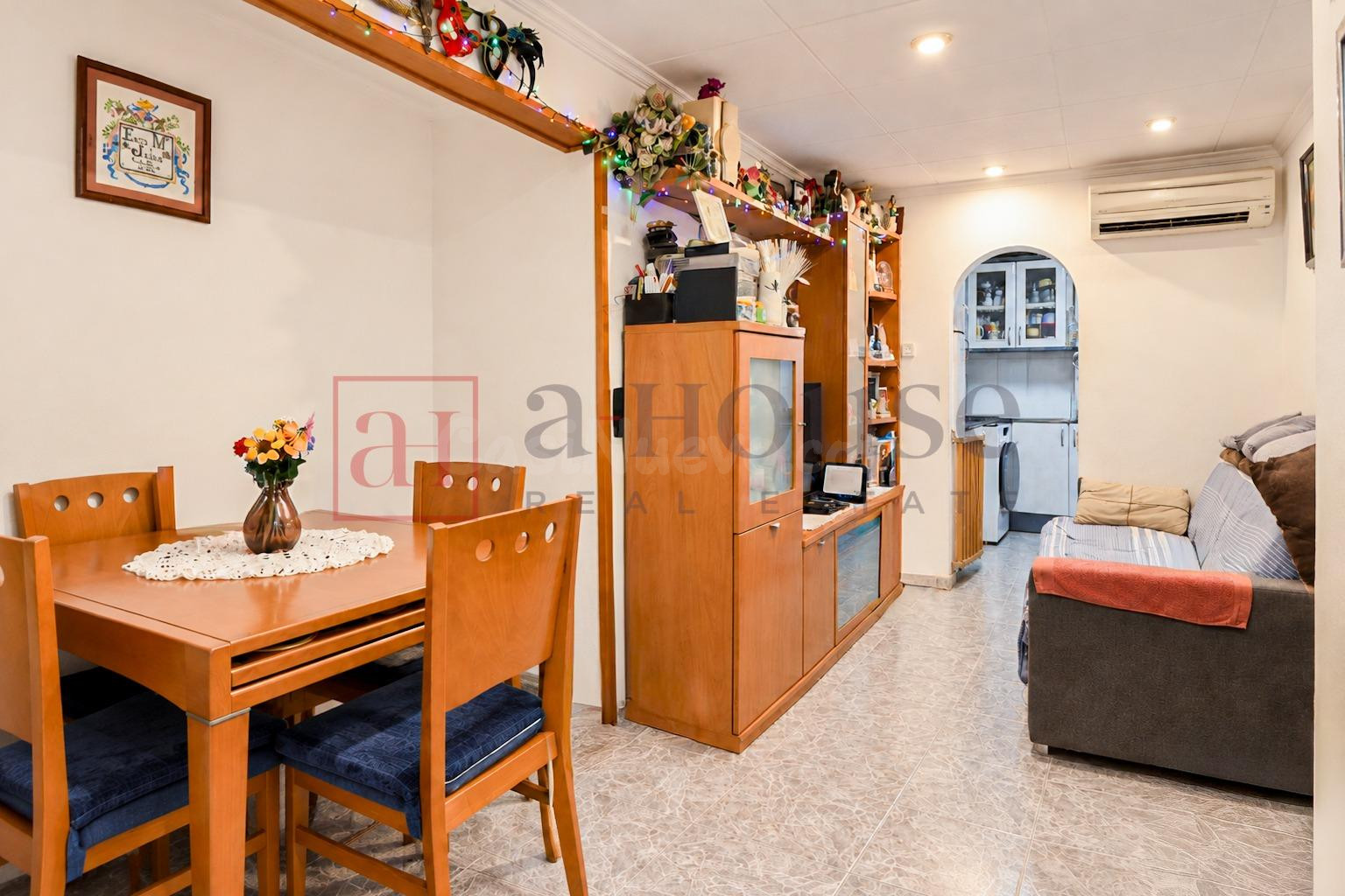 PISO EN TRANQUILO PASAJE, LISTO PARA ENTRAR A VIVIR EN EL CAMP DEL GRASSOT I GRÀCIA NOVA