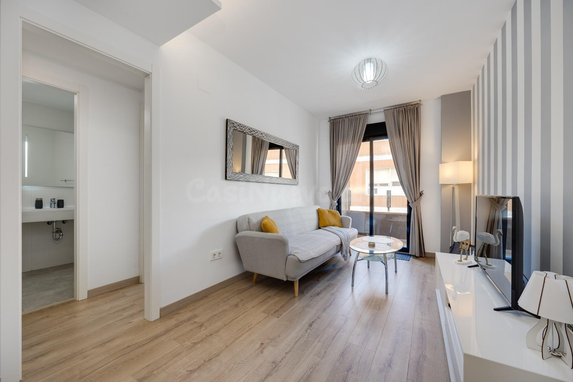 APARTAMENTO A 600M DEL PUERTO DE TORREVIEJA Y LISTO PARA ENTRAR A VIVIR CON GARAJE INCLUIDO